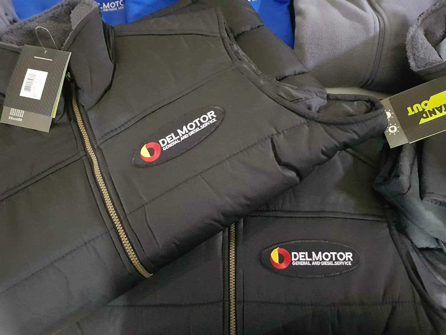 Broderie computerizată logo Delmotor pe geacă de lucru Zivara